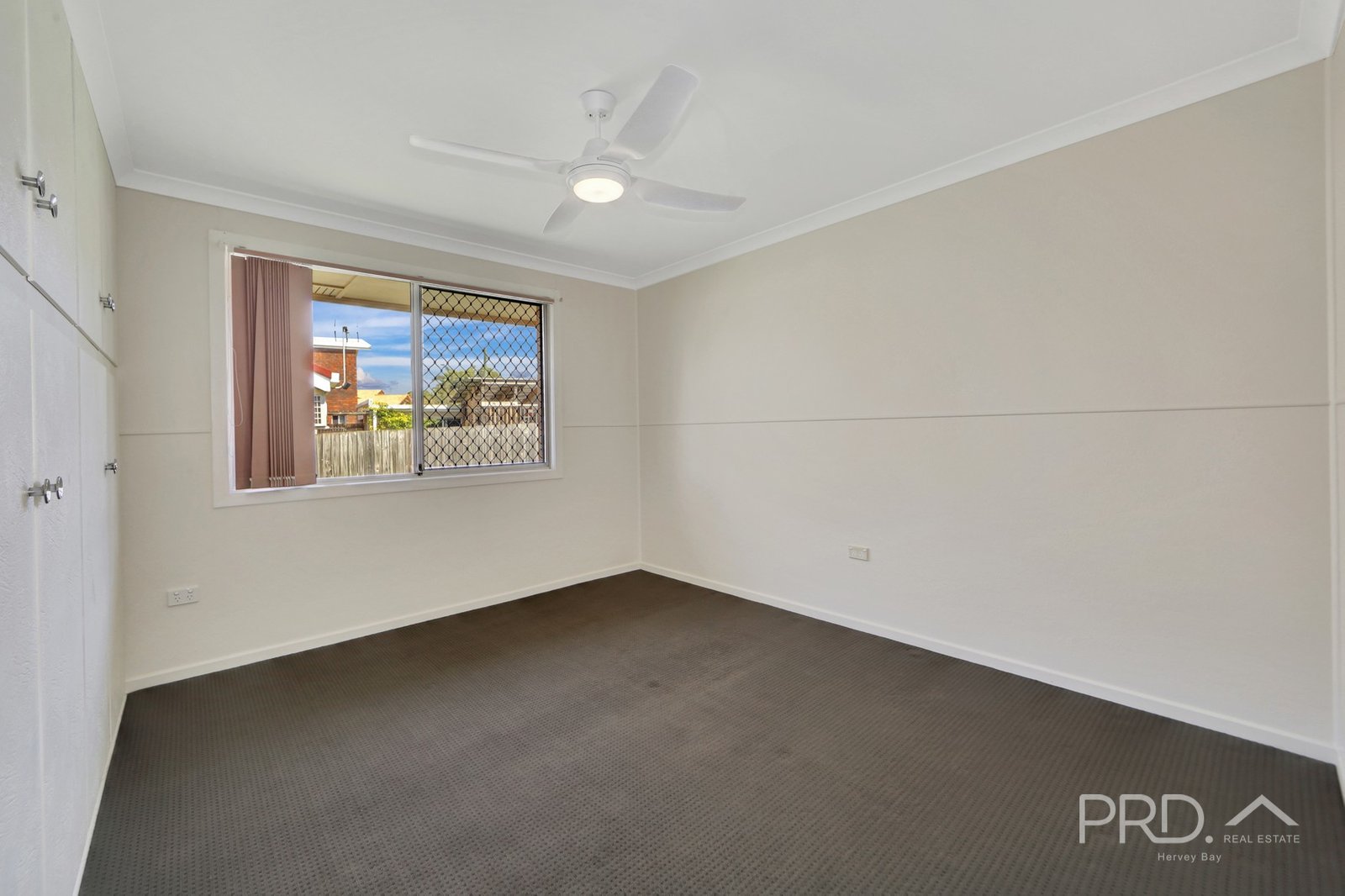 196 Esplanade  POINT VERNON 16