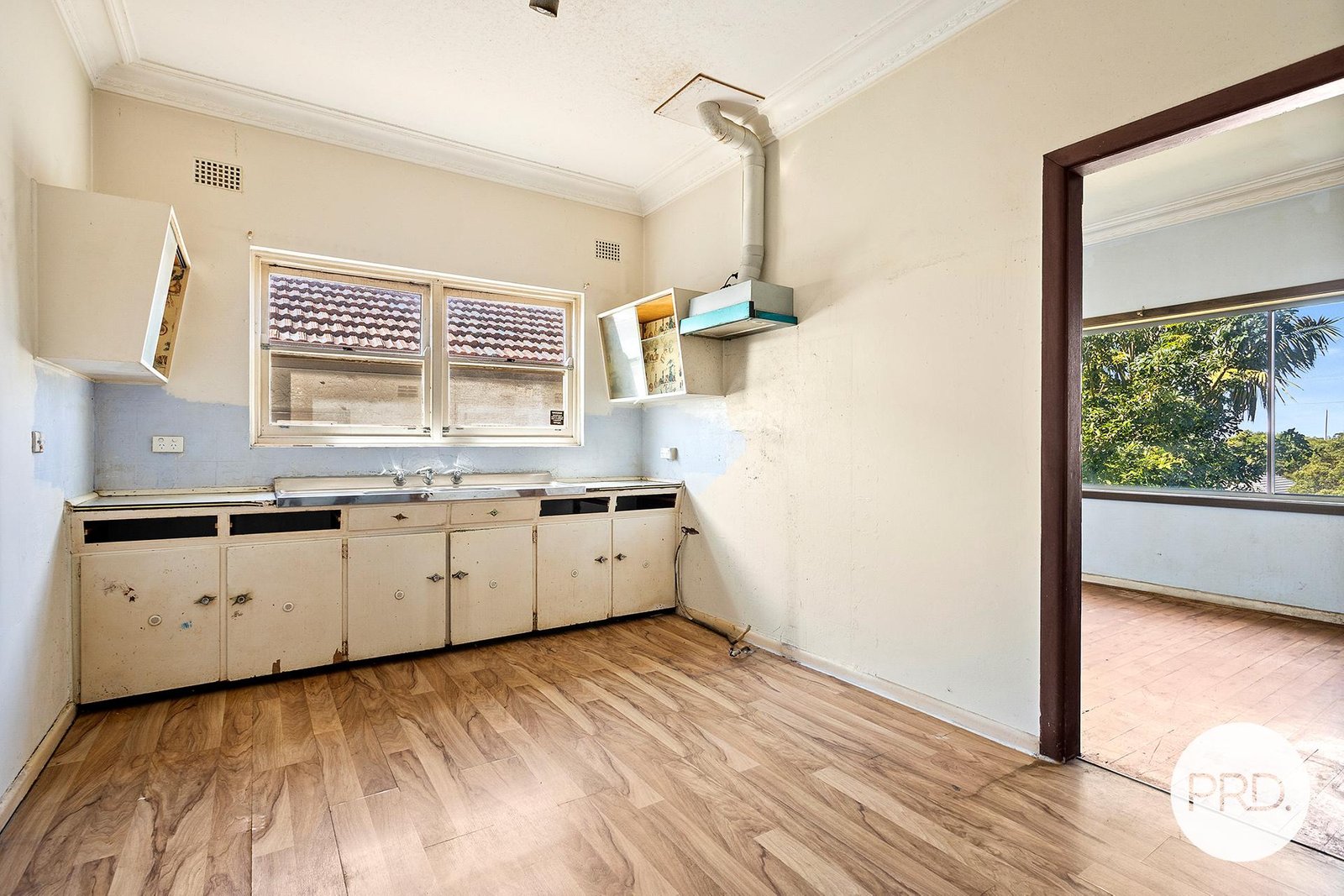 196 Gladstone Avenue CONISTON 2