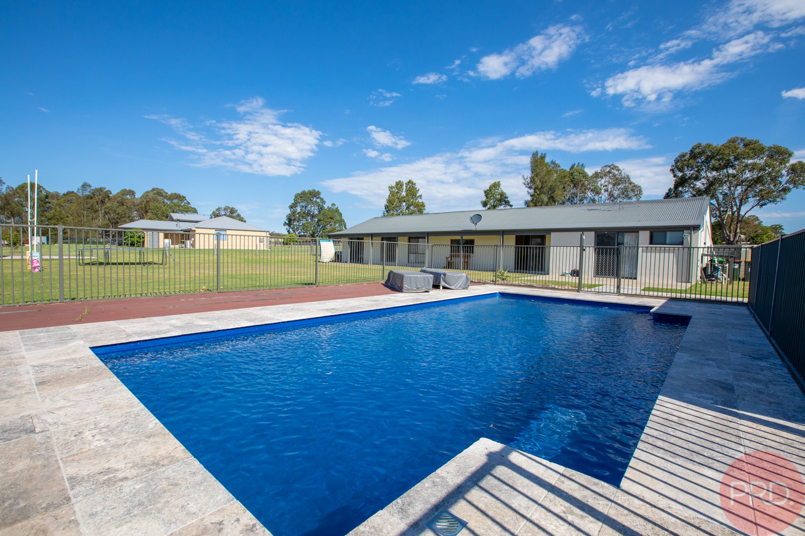 196 Gullivers Lane LOUTH PARK 9