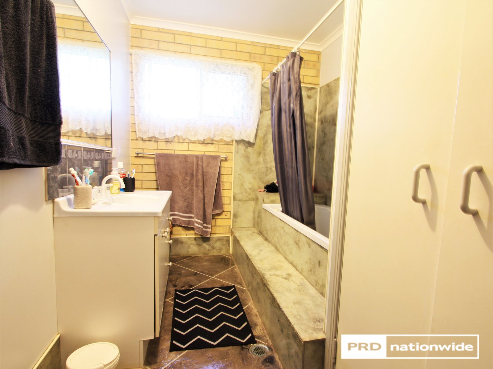196 Pacific Drive BOORAL 11