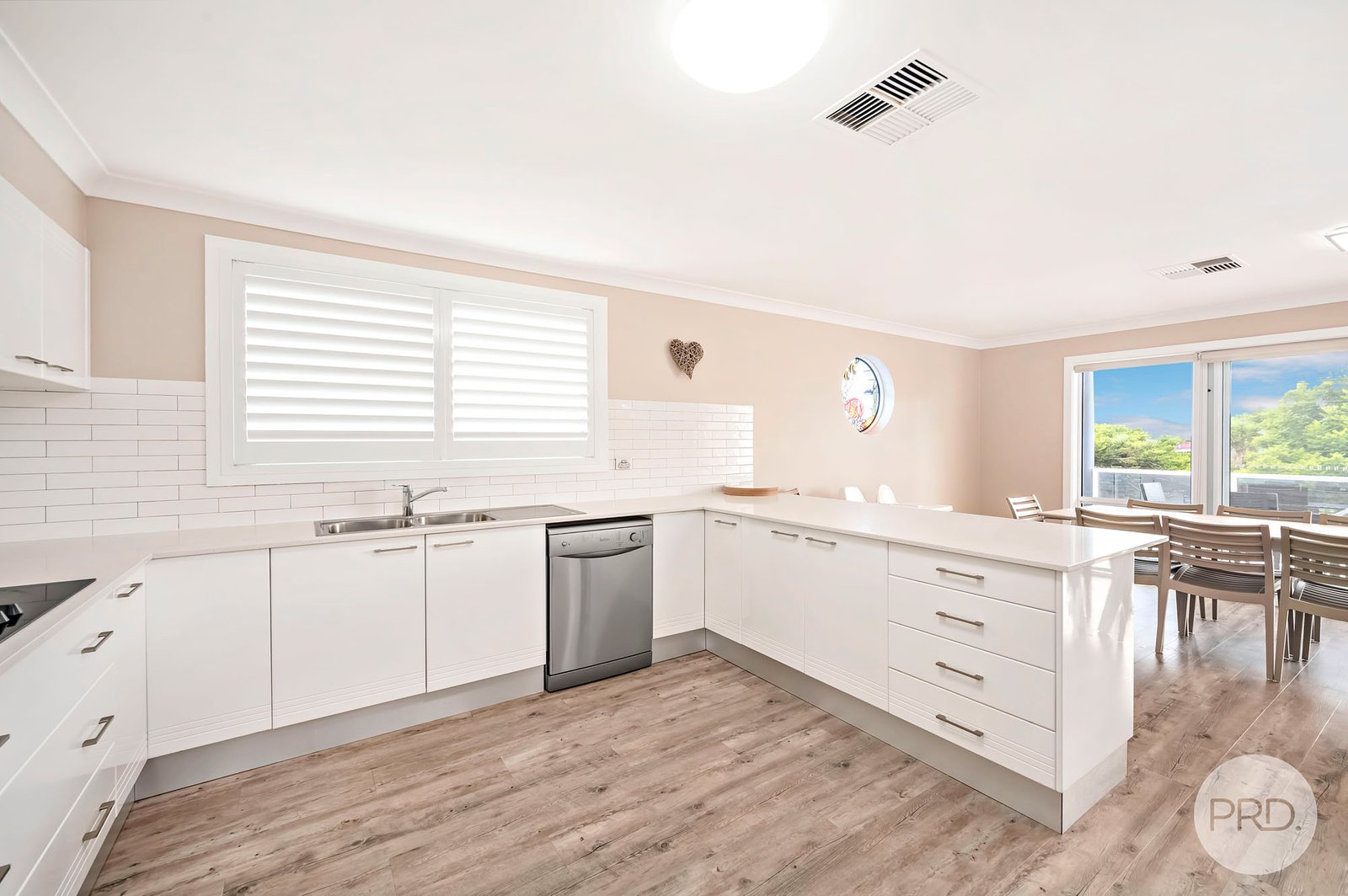 196 Soldiers Point Road SALAMANDER BAY 9