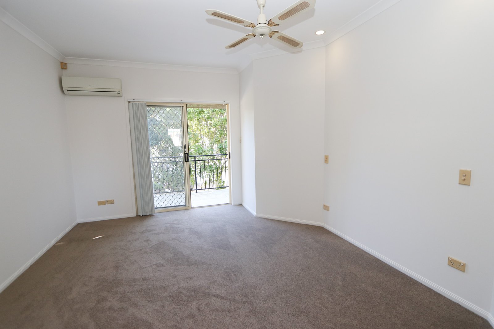 19/60-76 Caseys Road HOPE ISLAND 6
