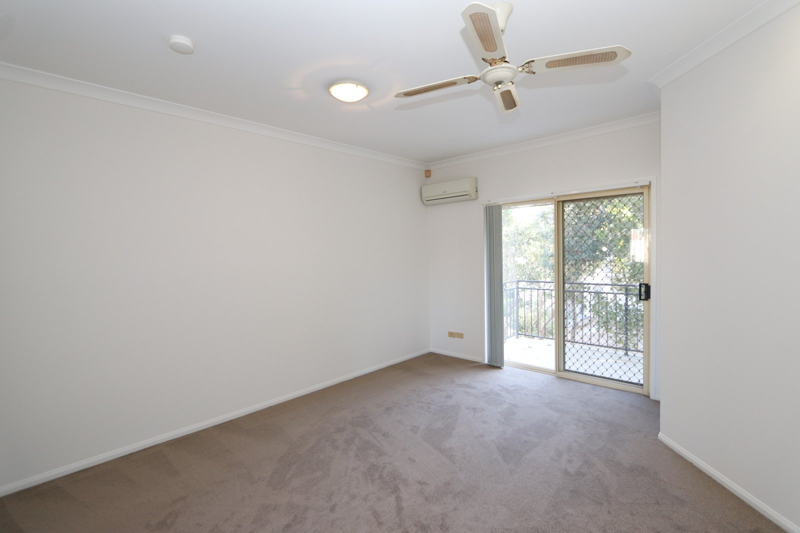 19/60-76 Caseys Road HOPE ISLAND 7