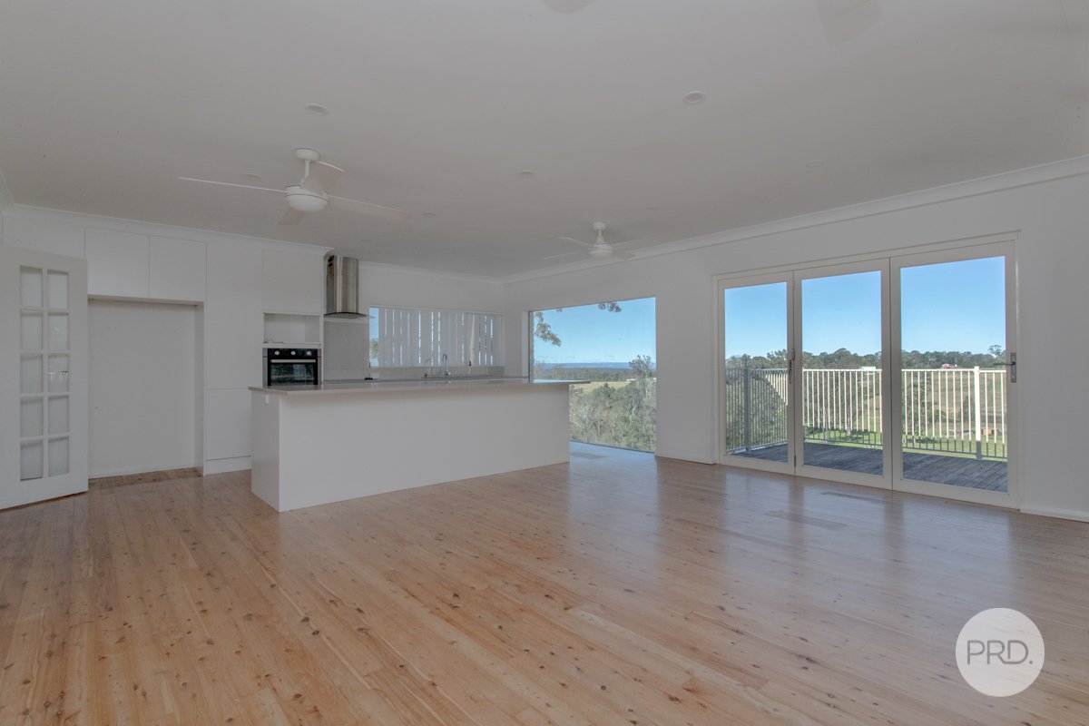 1964 Silverdale Road SILVERDALE 8