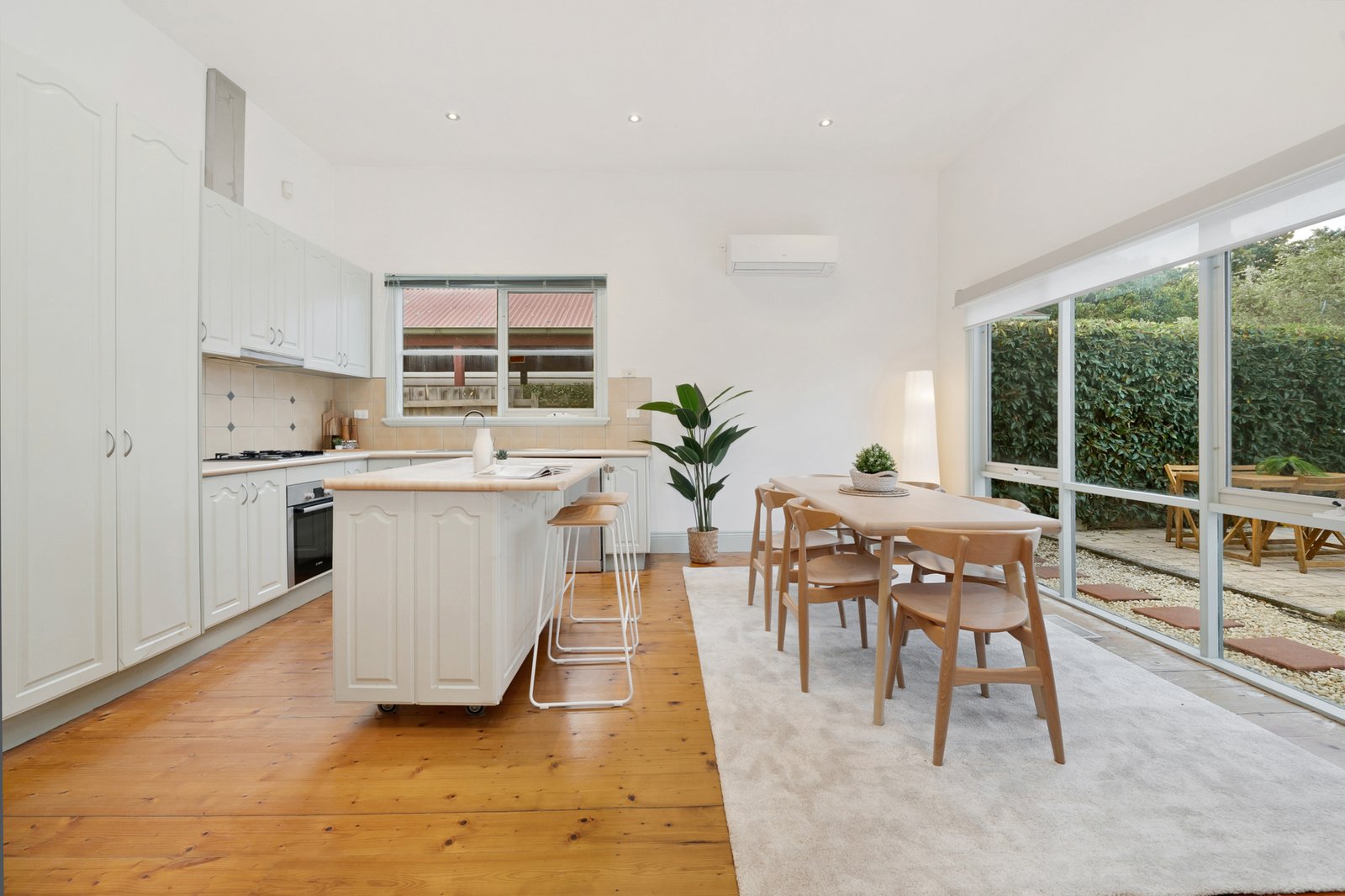 Gallery: 1/97 Carlisle Crescent