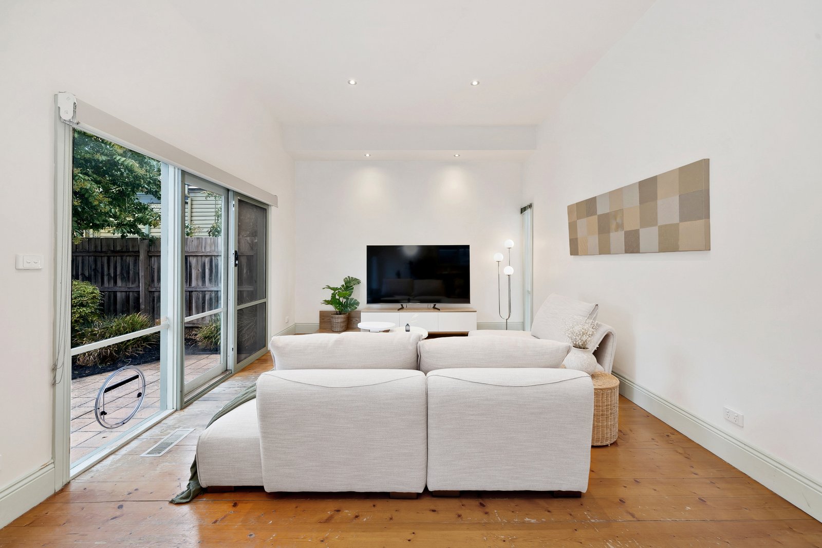 Gallery: 1/97 Carlisle Crescent
