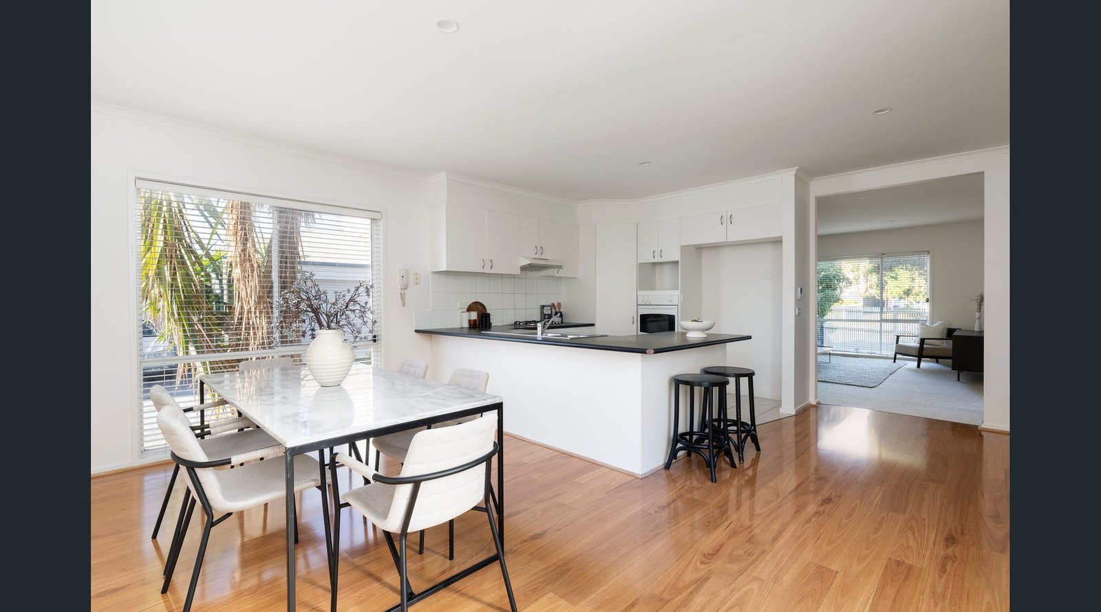 Gallery: 1/98-100 Chute Street