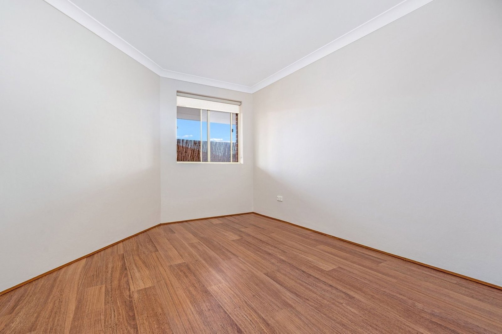 19/8-12 Bond Street HURSTVILLE 10