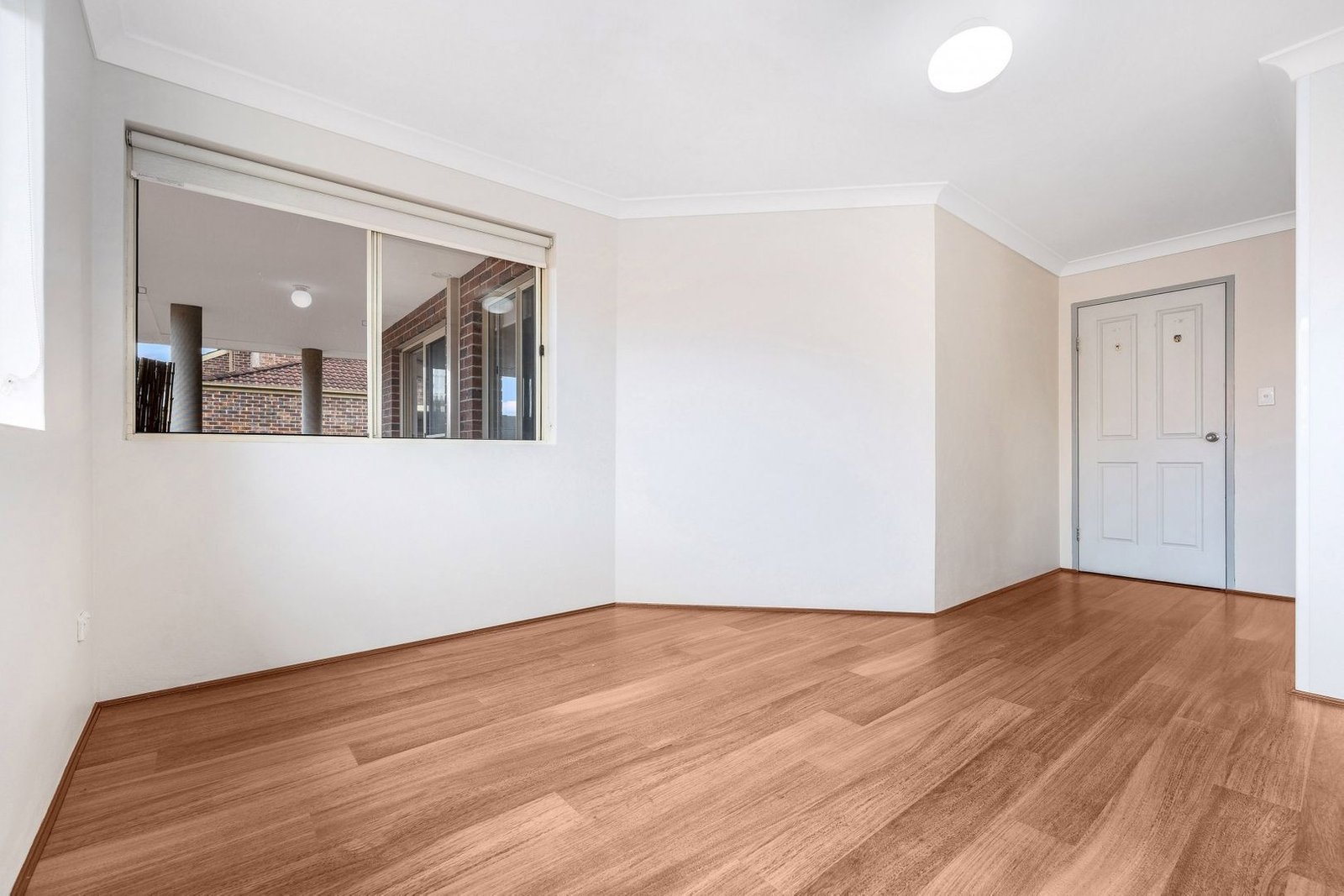 19/8-12 Bond Street HURSTVILLE 9