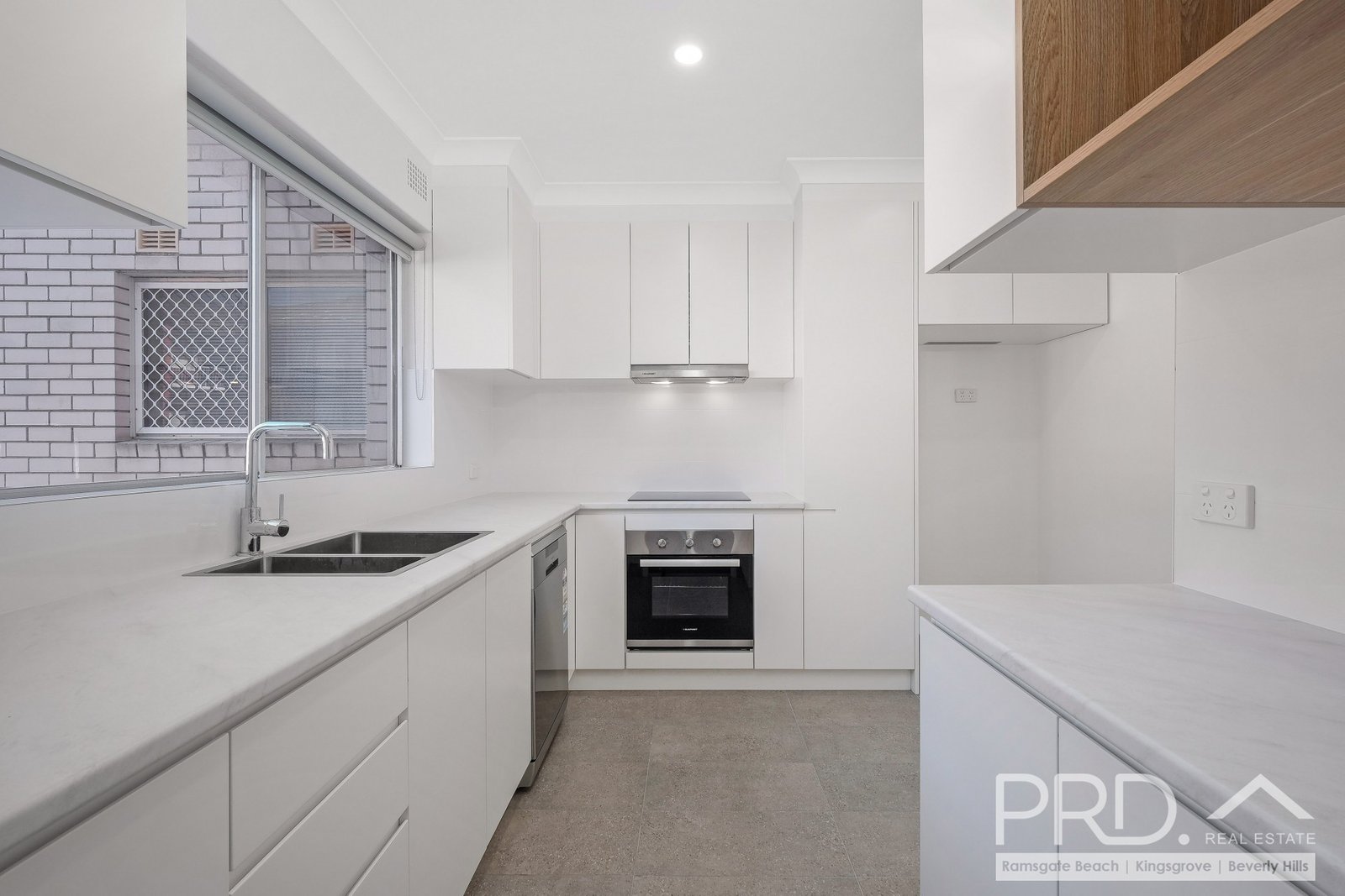 1/98 Chuter Avenue RAMSGATE BEACH 2