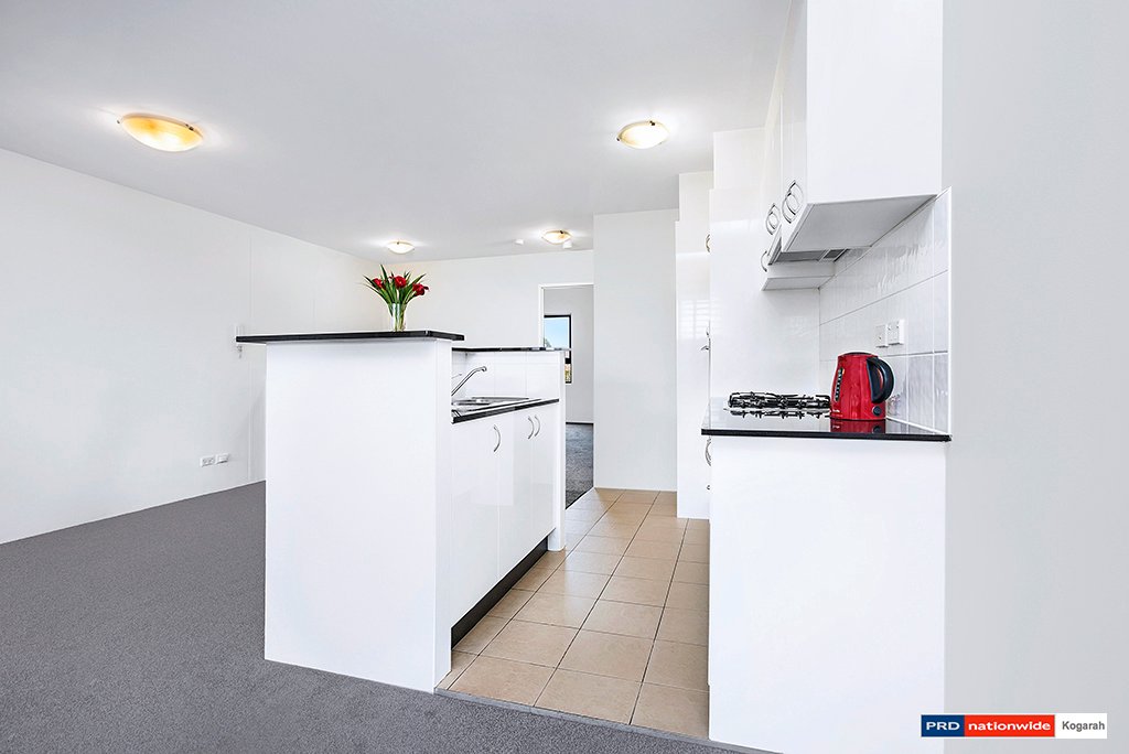 19/8 Derby Street KOGARAH 2
