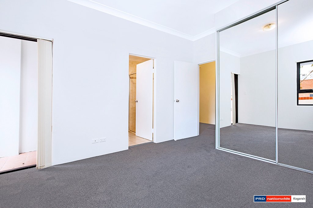 19/8 Derby Street KOGARAH 4