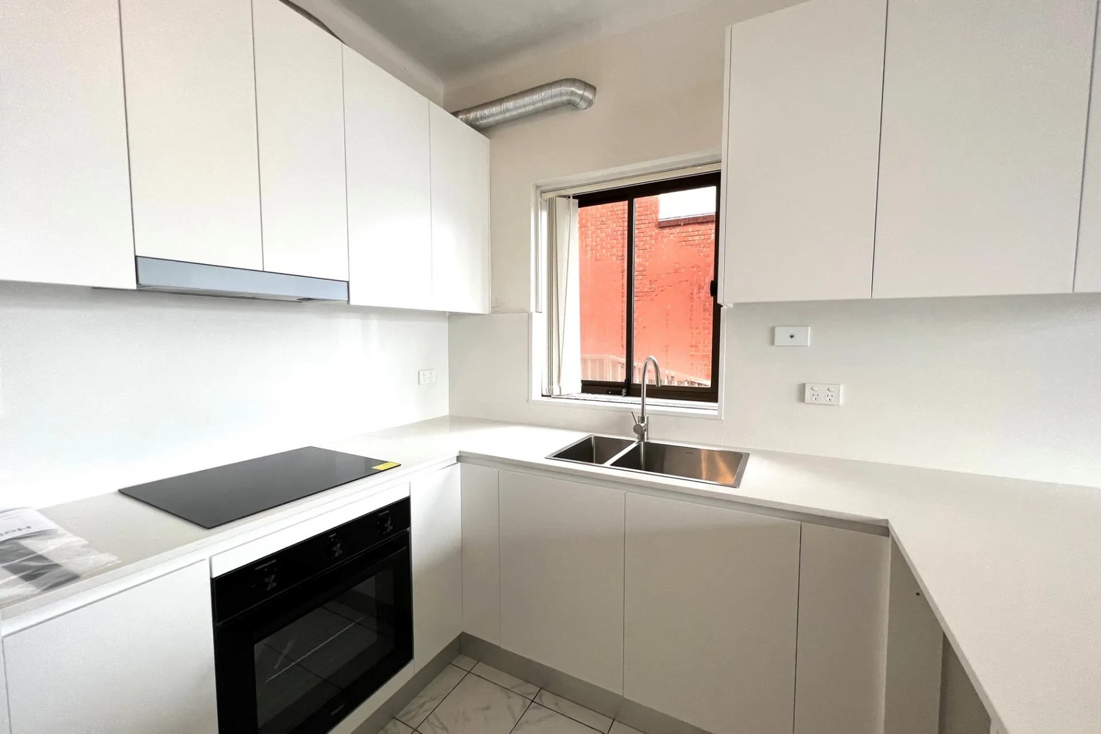 1/98 The Grand Parade BRIGHTON-LE-SANDS 2