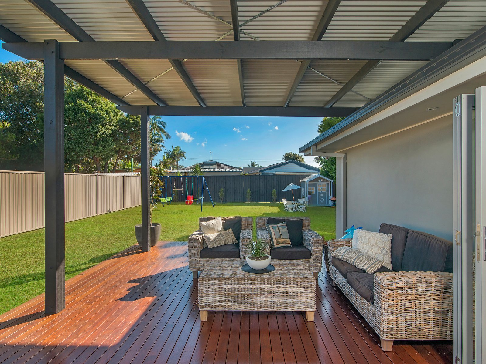 198 Townson Avenue PALM BEACH 7