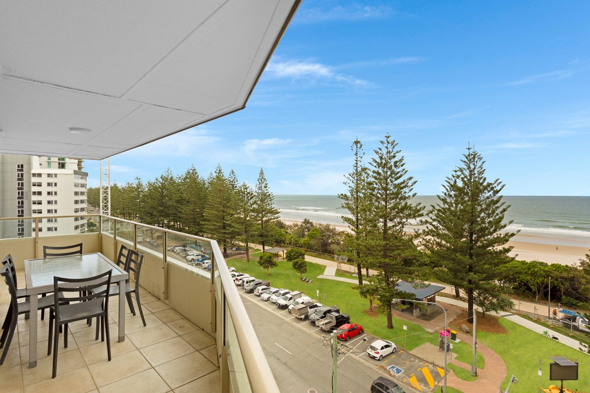 19/82 The Esplanade Burleigh Heads 2