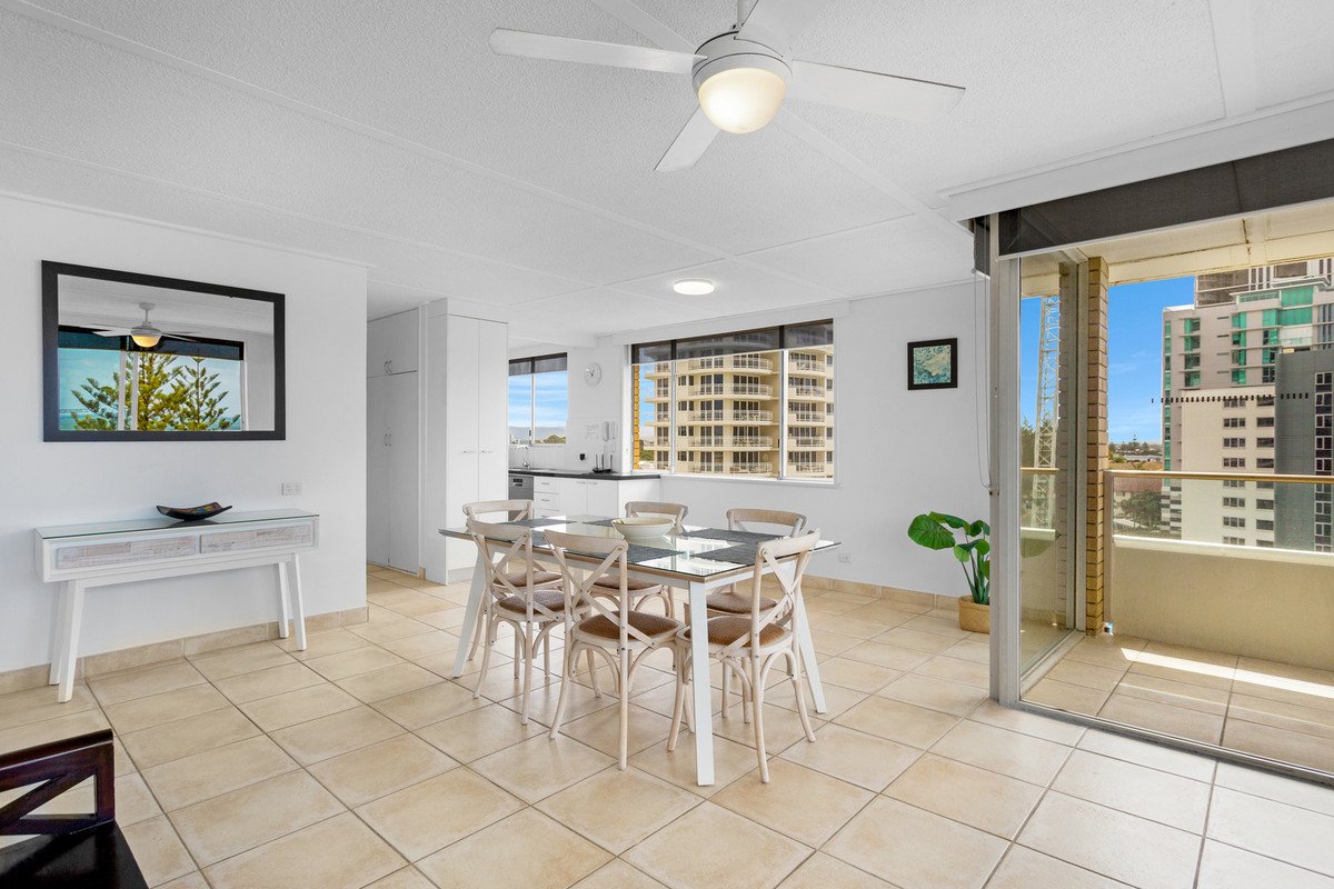 19/82 The Esplanade Burleigh Heads 5