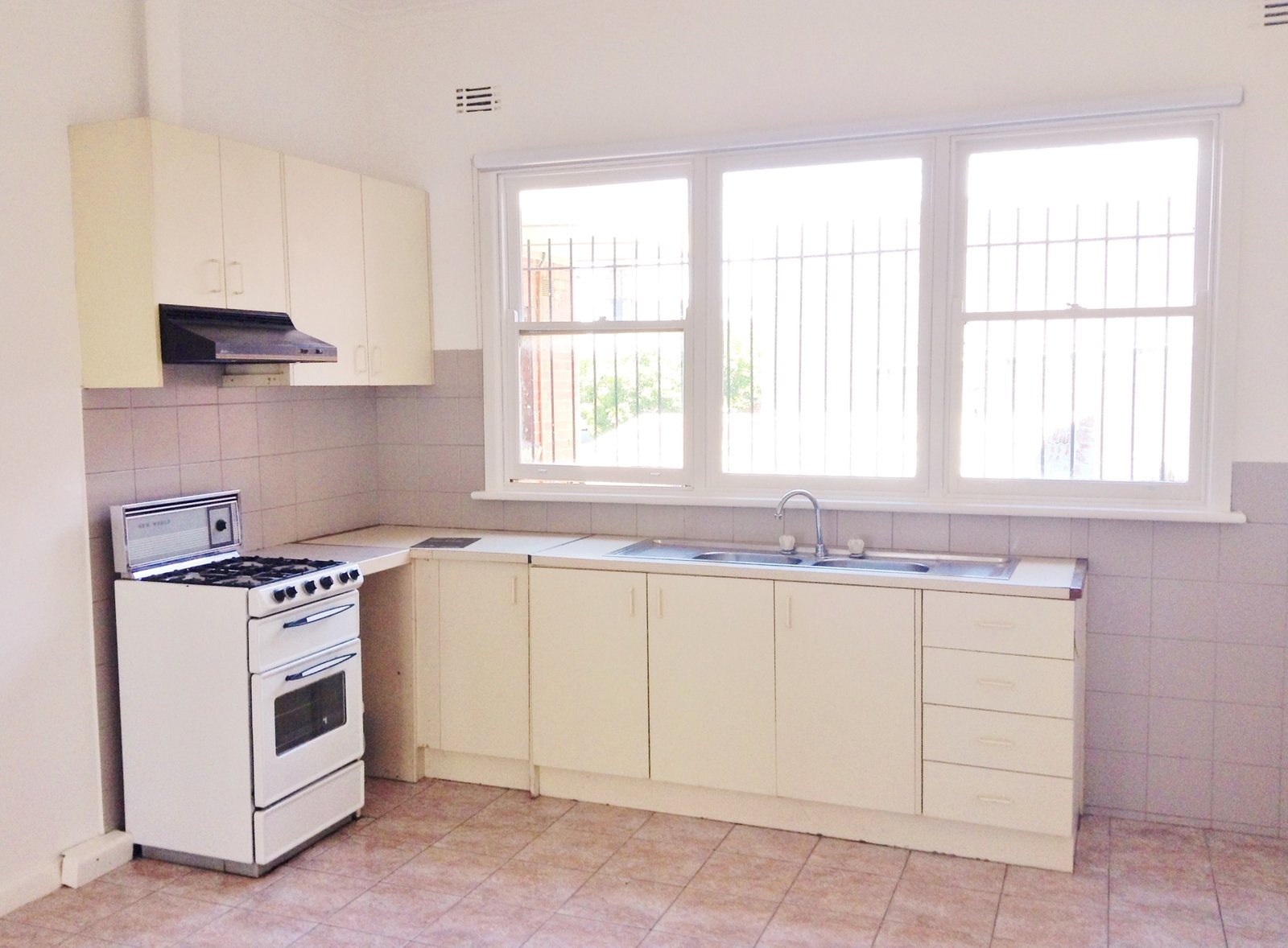 Gallery: 198a Bridge Road