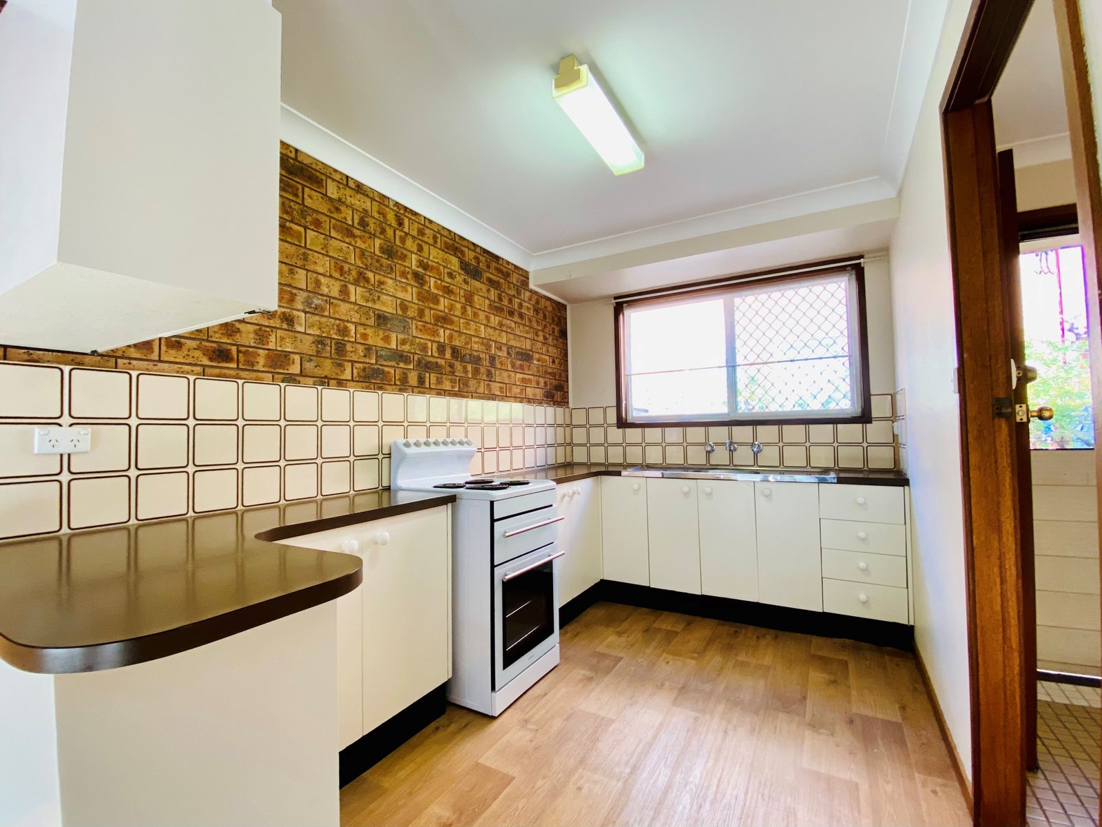 1/98a Carthage Street TAMWORTH 5