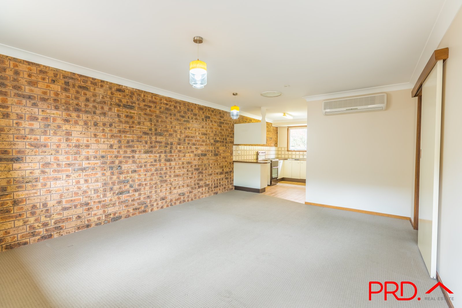 1/98A Carthage Street TAMWORTH 4