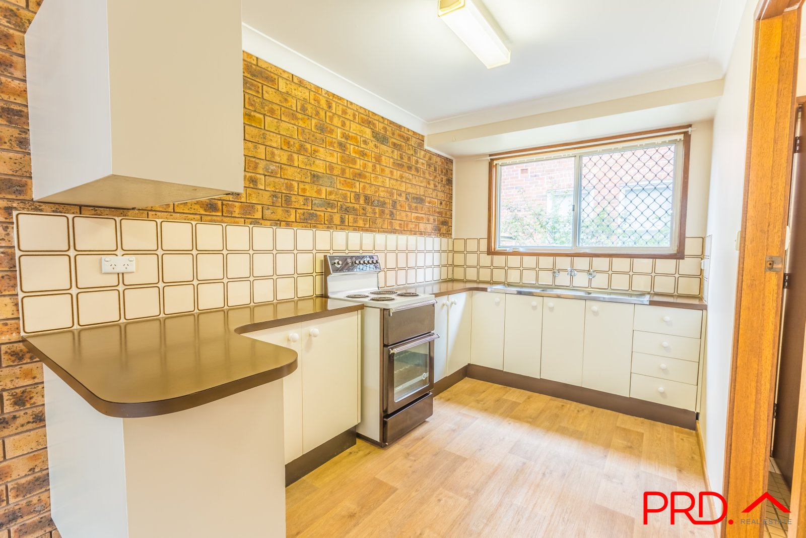 1/98A Carthage Street TAMWORTH 6