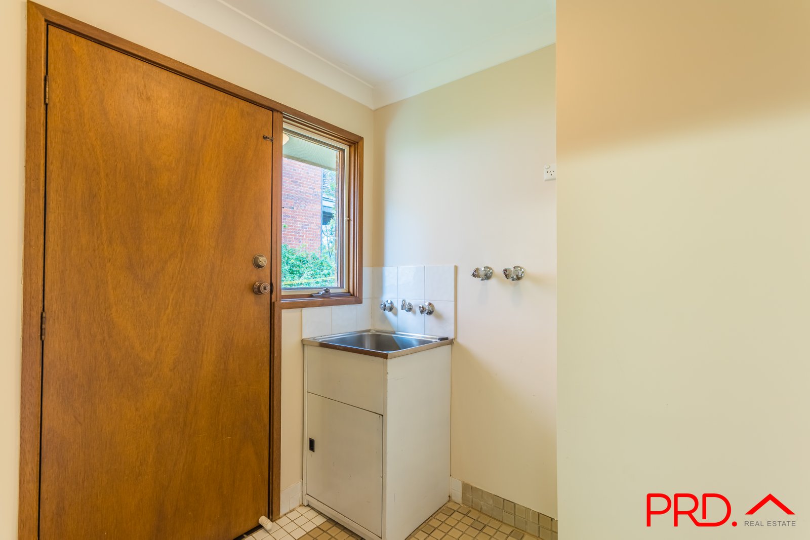 1/98A Carthage Street TAMWORTH 11