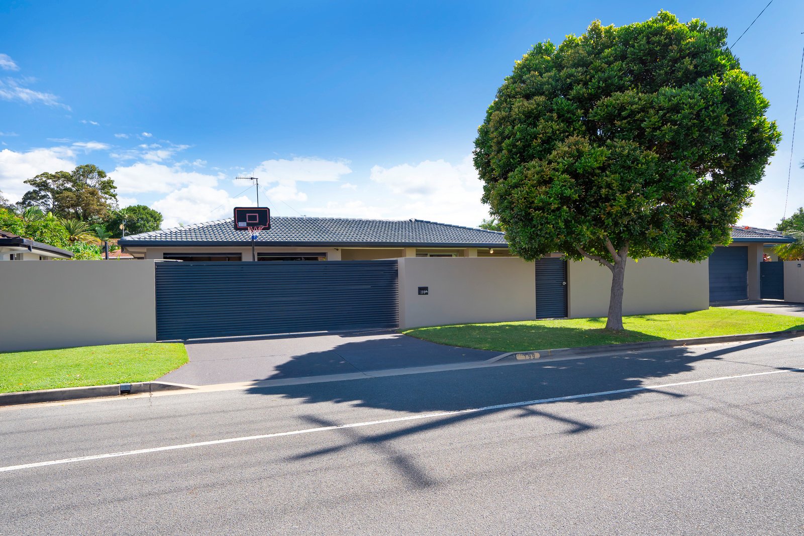 199 Mallawa Drive PALM BEACH 4