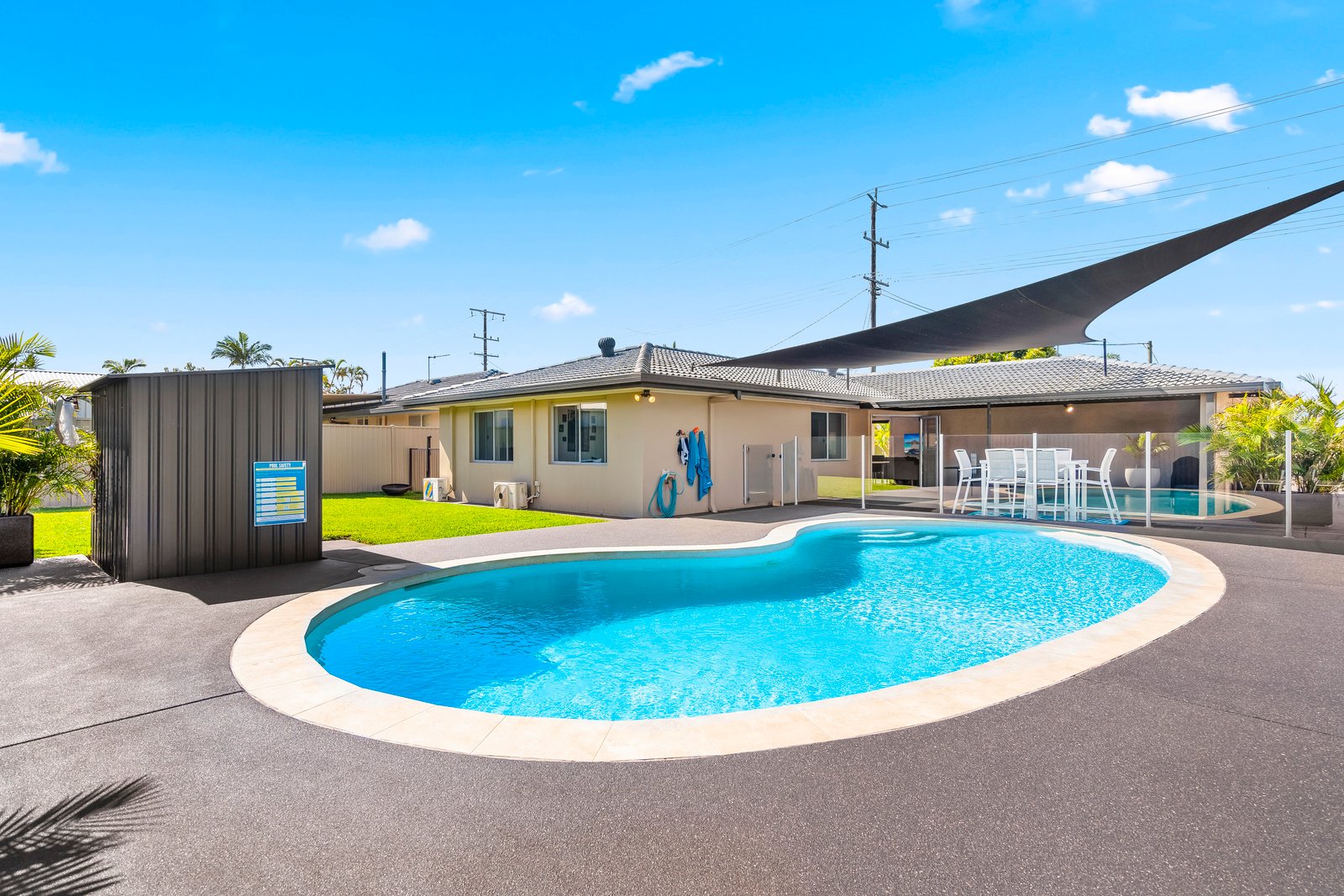 199 Mallawa Drive PALM BEACH 5