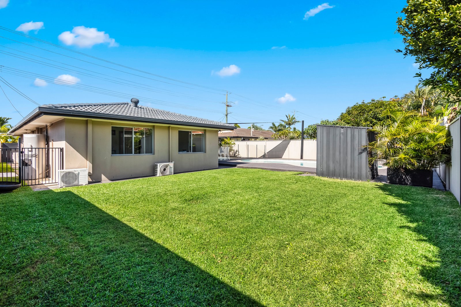 199 Mallawa Drive PALM BEACH 6