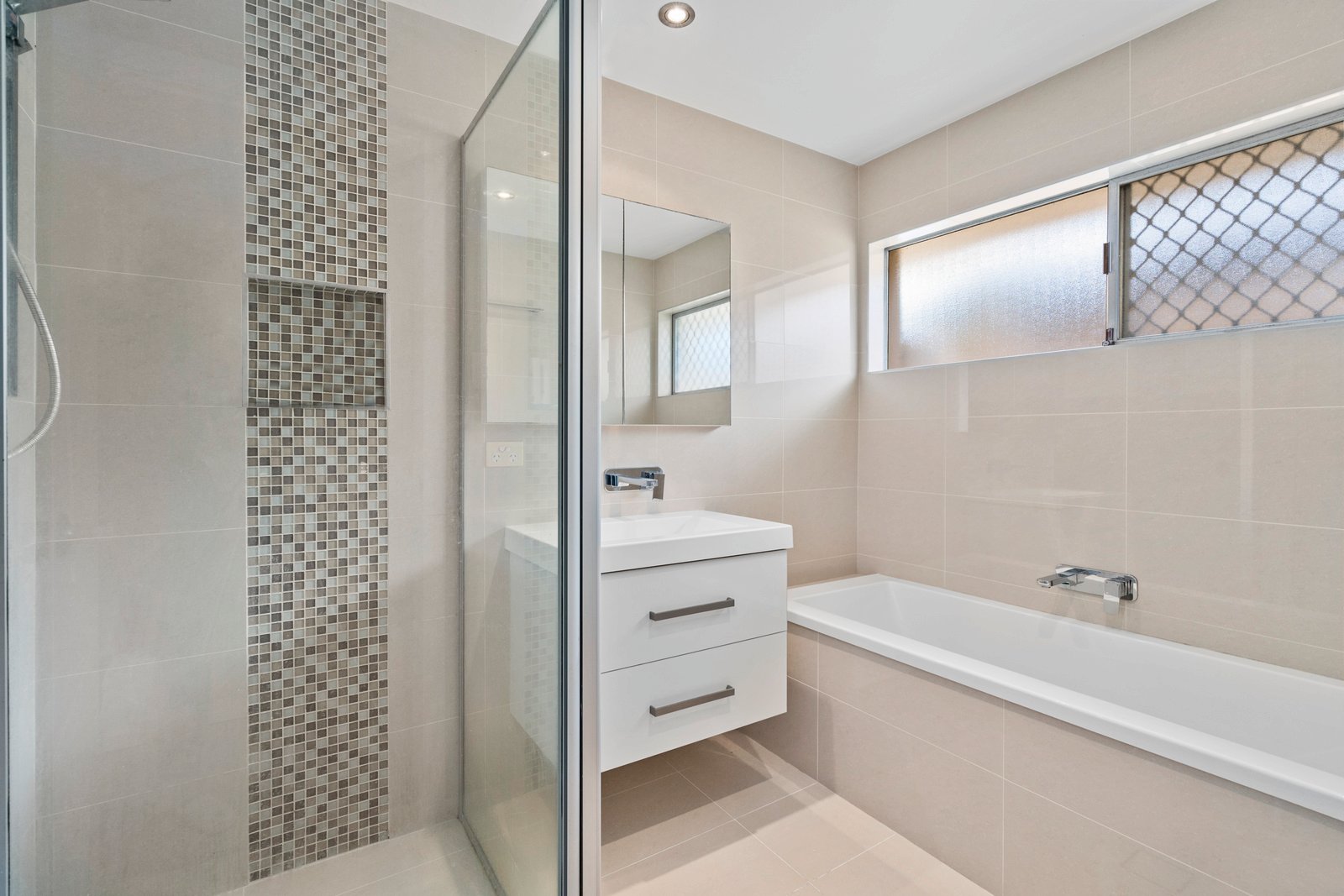 199 Mallawa Drive PALM BEACH 12