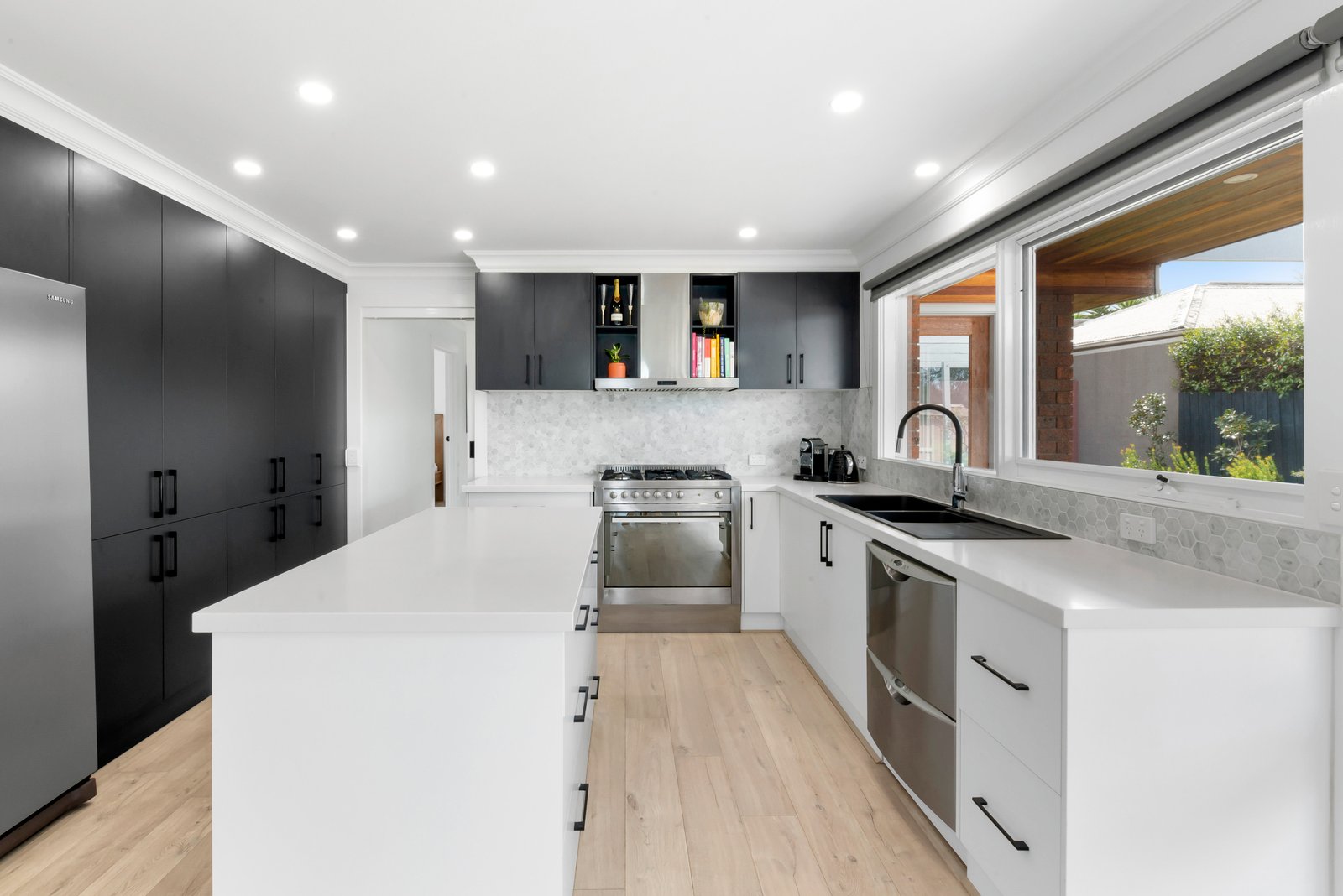 Gallery: 199 West Fyans Street