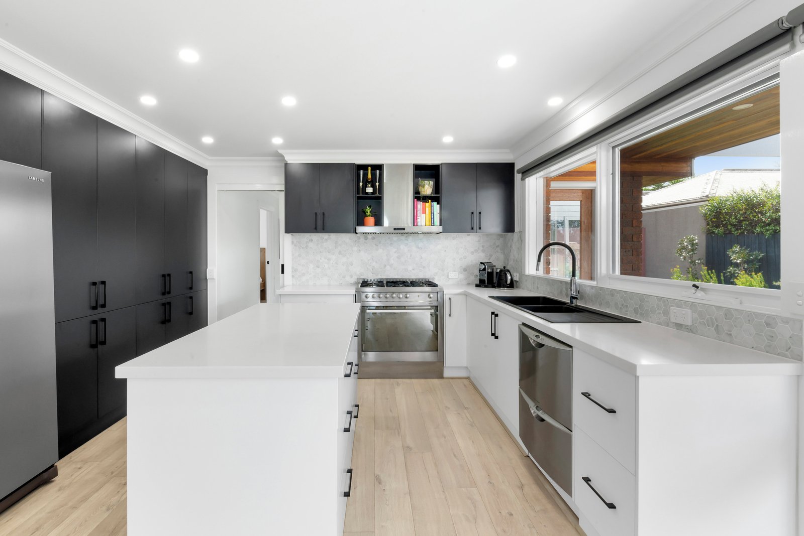 Gallery: 199 West Fyans Street
