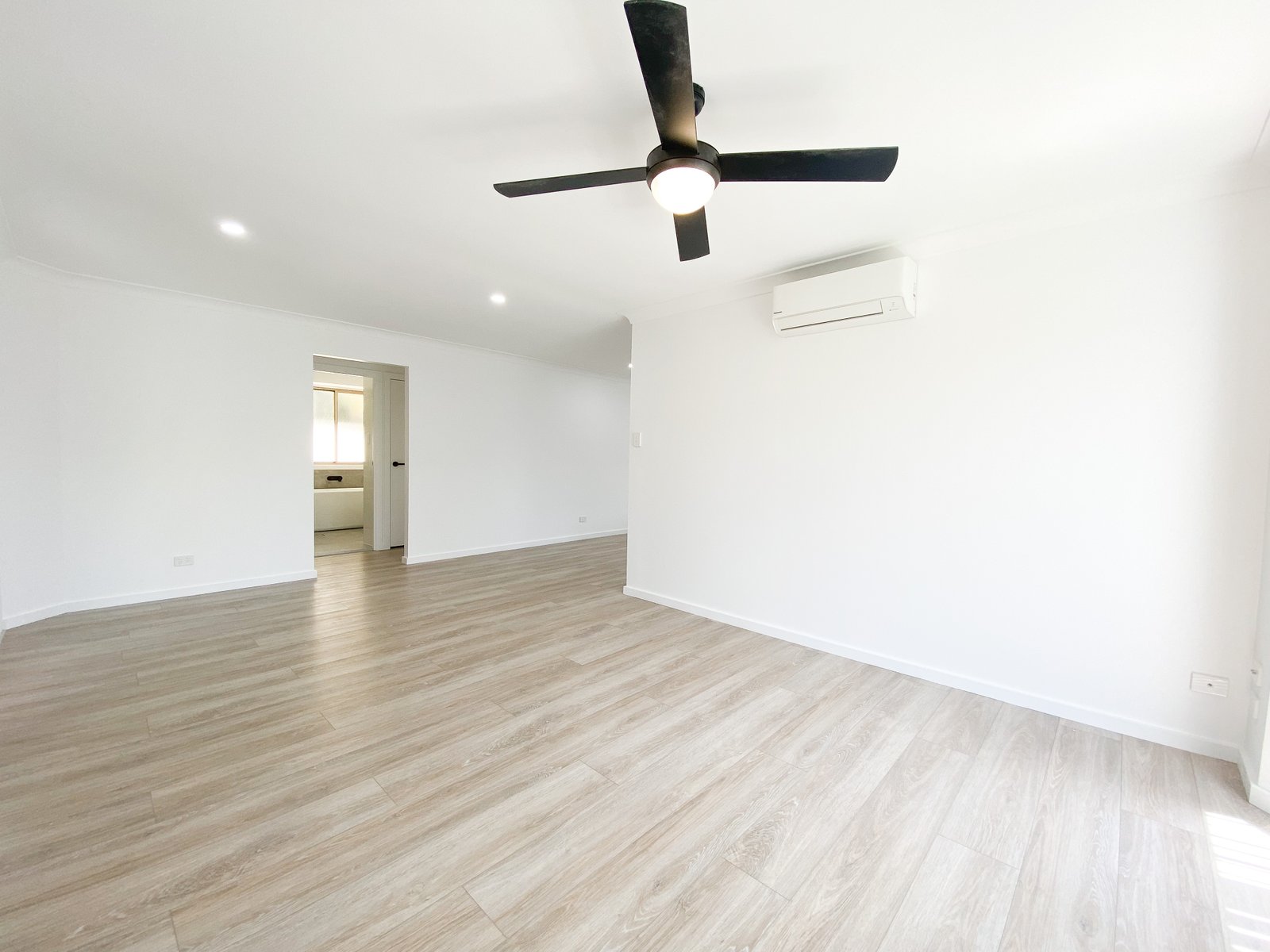 19A Cabin Close CORLETTE 10