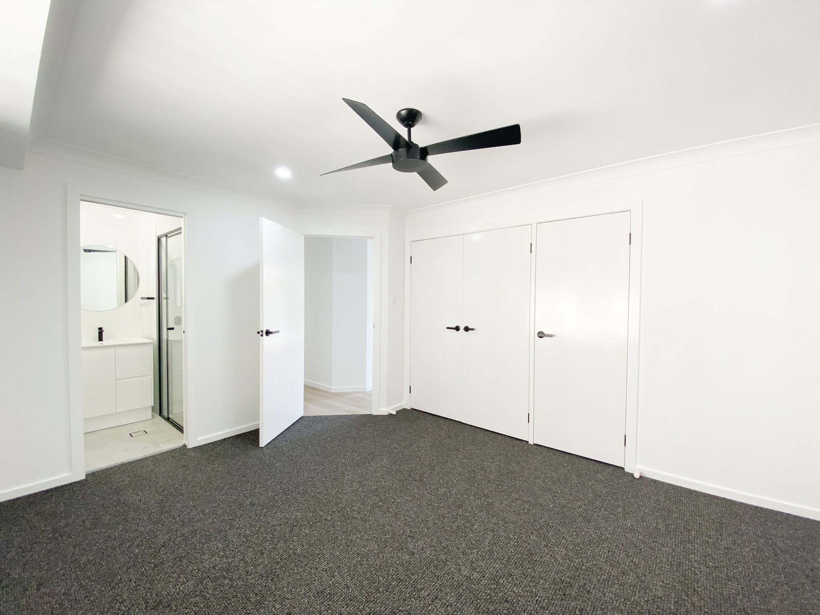 19A Cabin Close CORLETTE 13