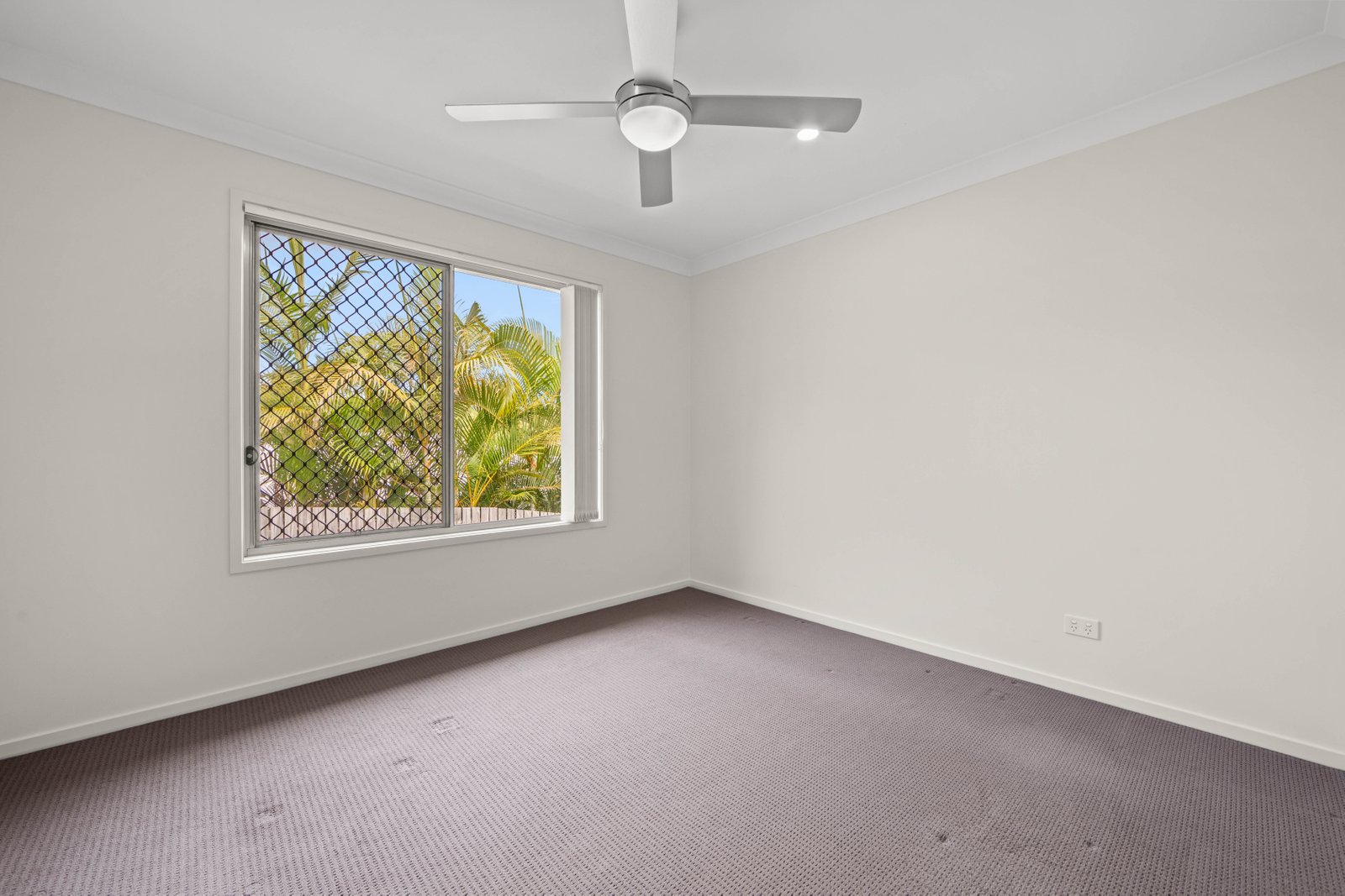 19a Culgoora Crescent REEDY CREEK 9