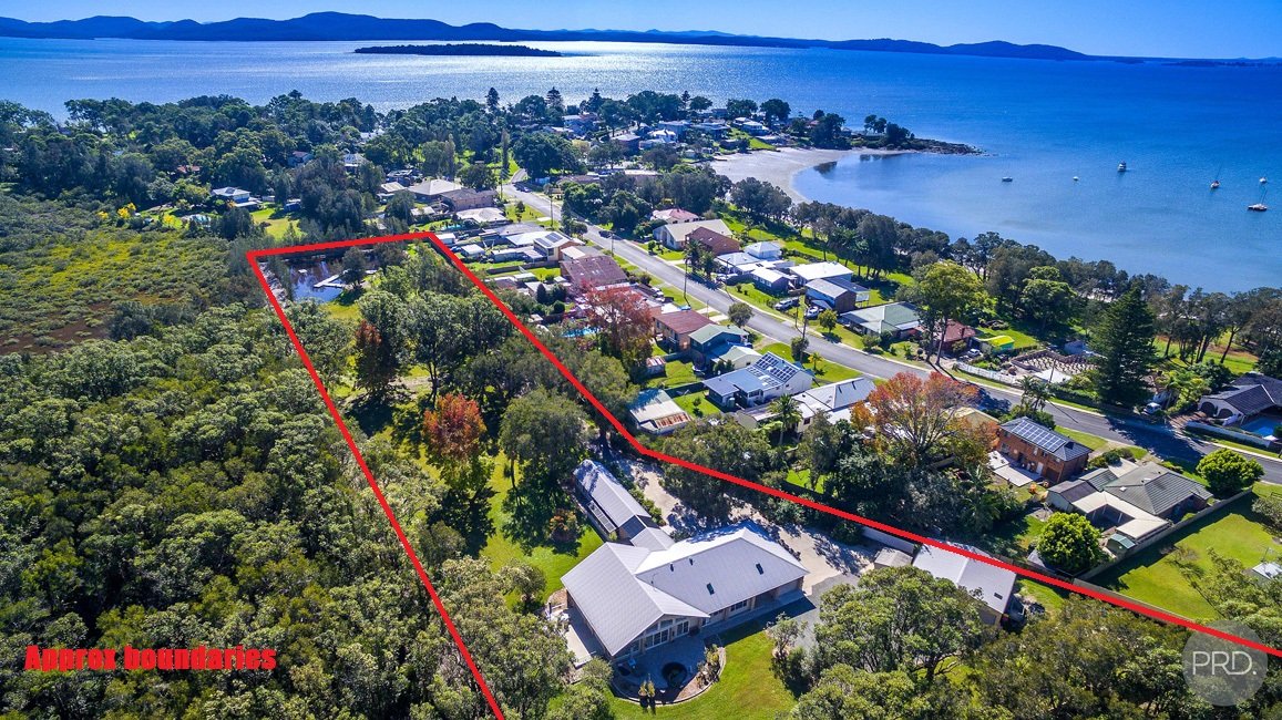 19a Tanilba Ave  TANILBA BAY 1