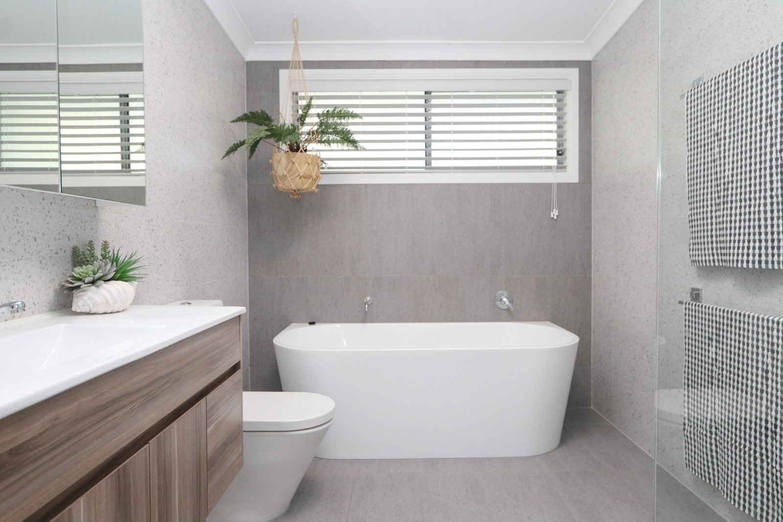 19a/66-86 Siganto Drive HELENSVALE 12