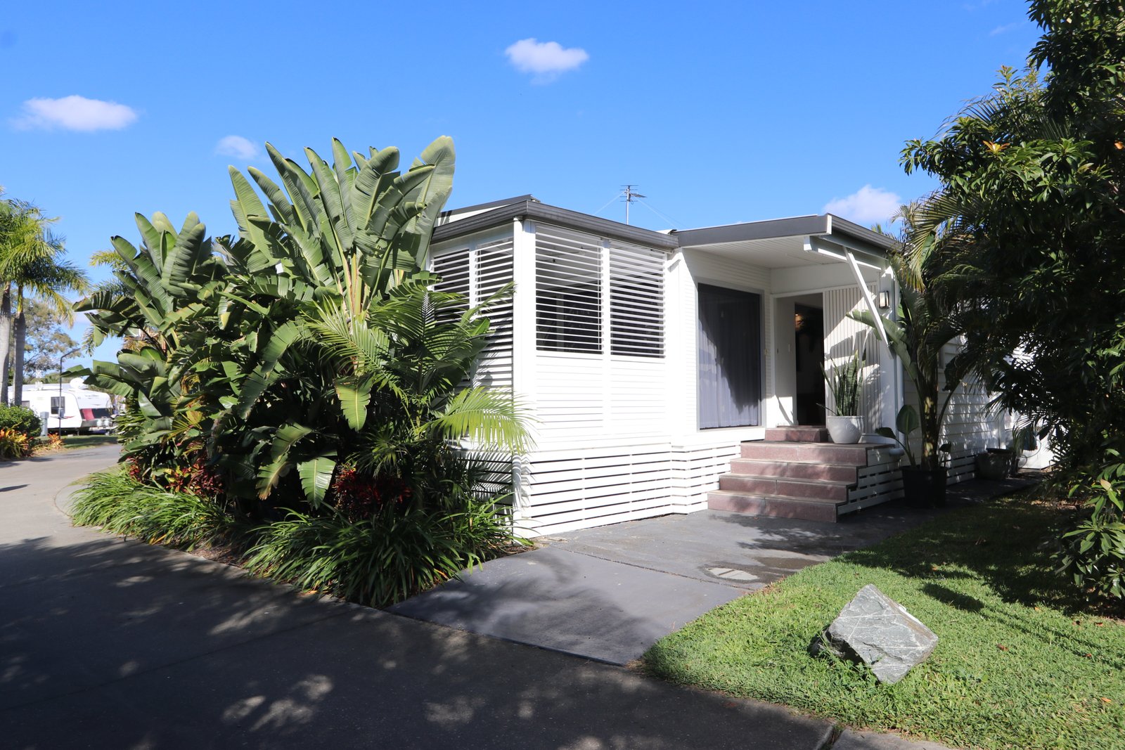 19a/66-86 Siganto Drive HELENSVALE 17