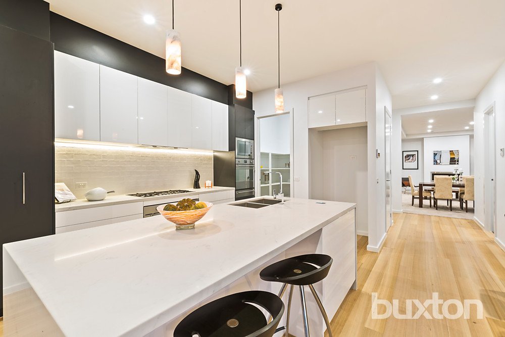 Gallery: 19B Hinkler Avenue