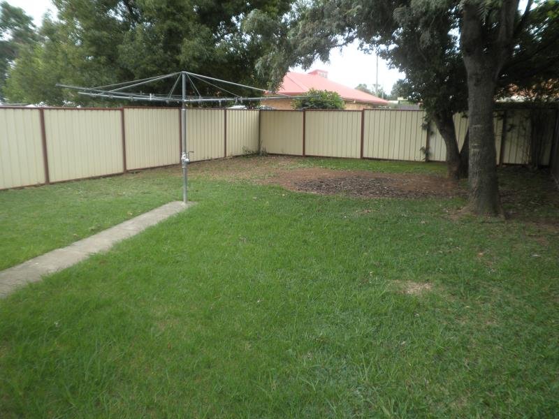 19b Maxwell Street TAMWORTH 4