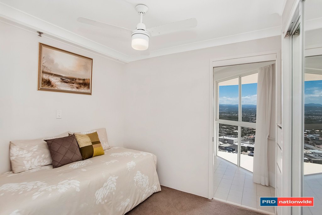 19E/238 THE Esplanade BURLEIGH HEADS 8