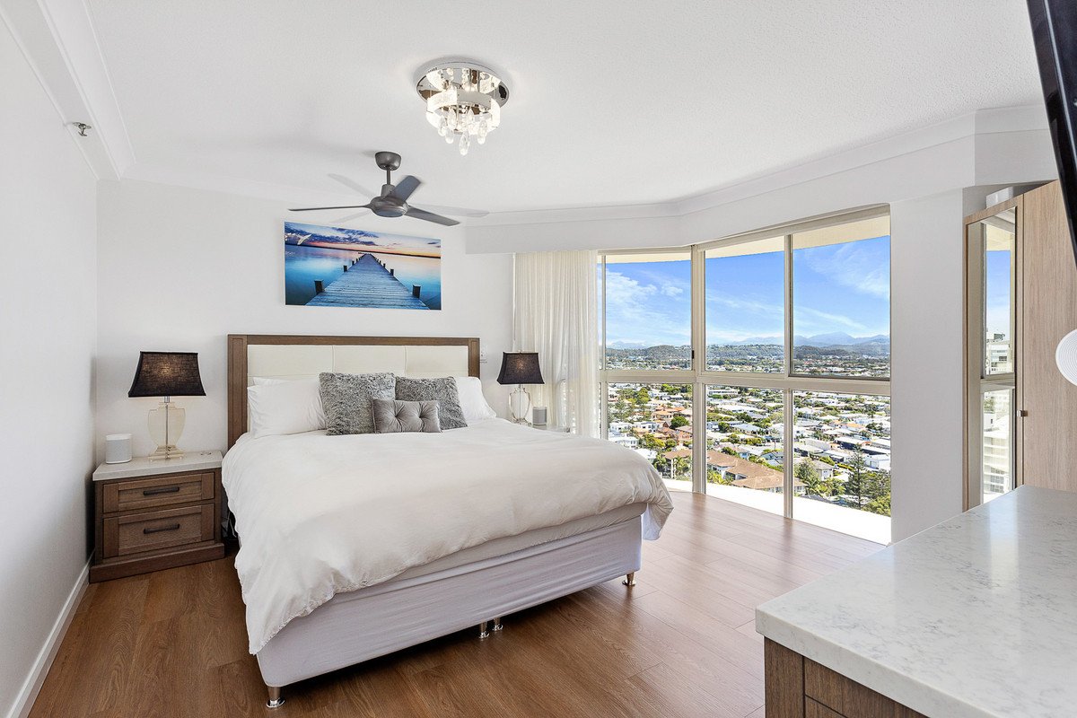19E/238 The Esplanade Burleigh Heads 9