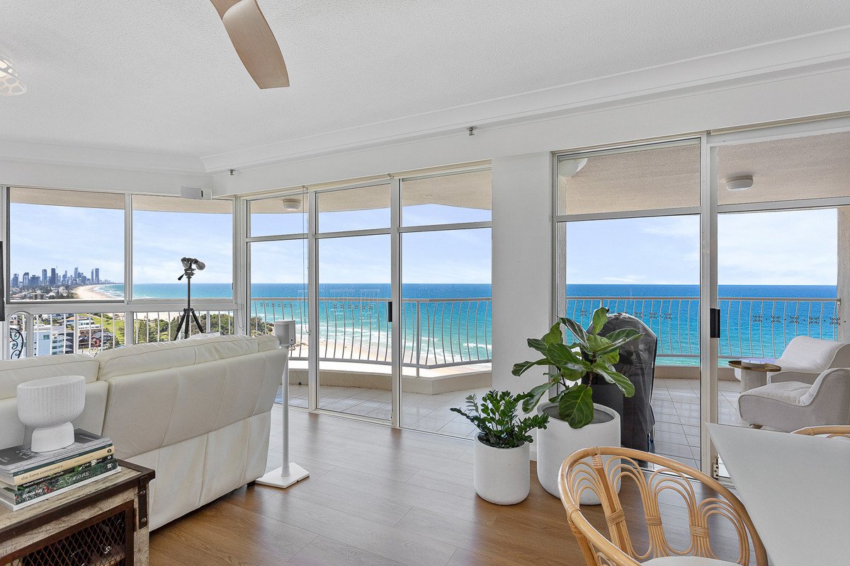 19E/238 The Esplanade Burleigh Heads 15