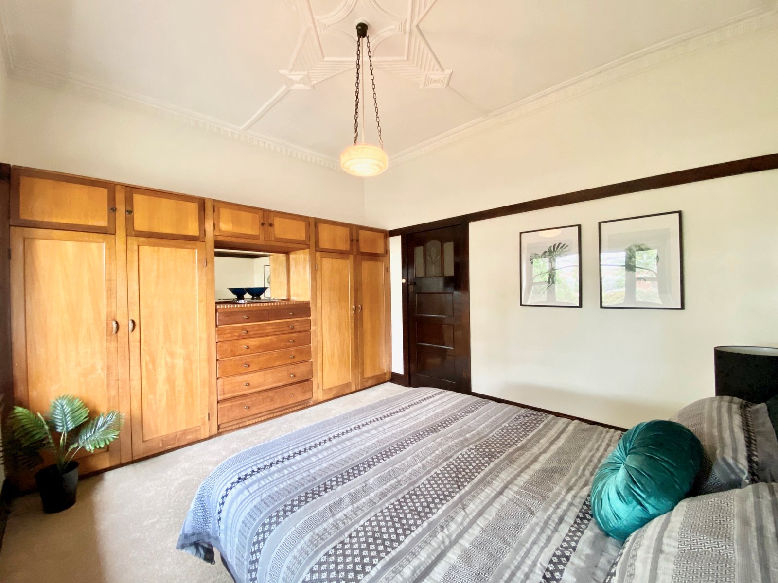 Real Estate and Property in 1a Almond Street, Caulfield South, VIC