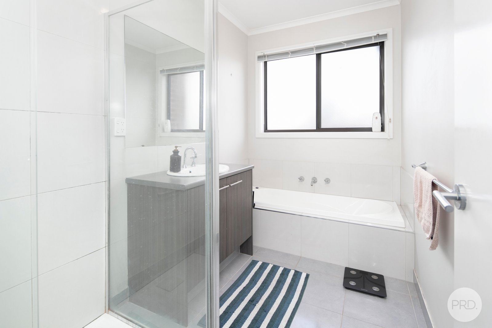 1A Ascot Gardens Drive DELACOMBE 8