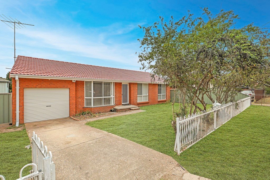 1A Carinda Street INGLEBURN 1