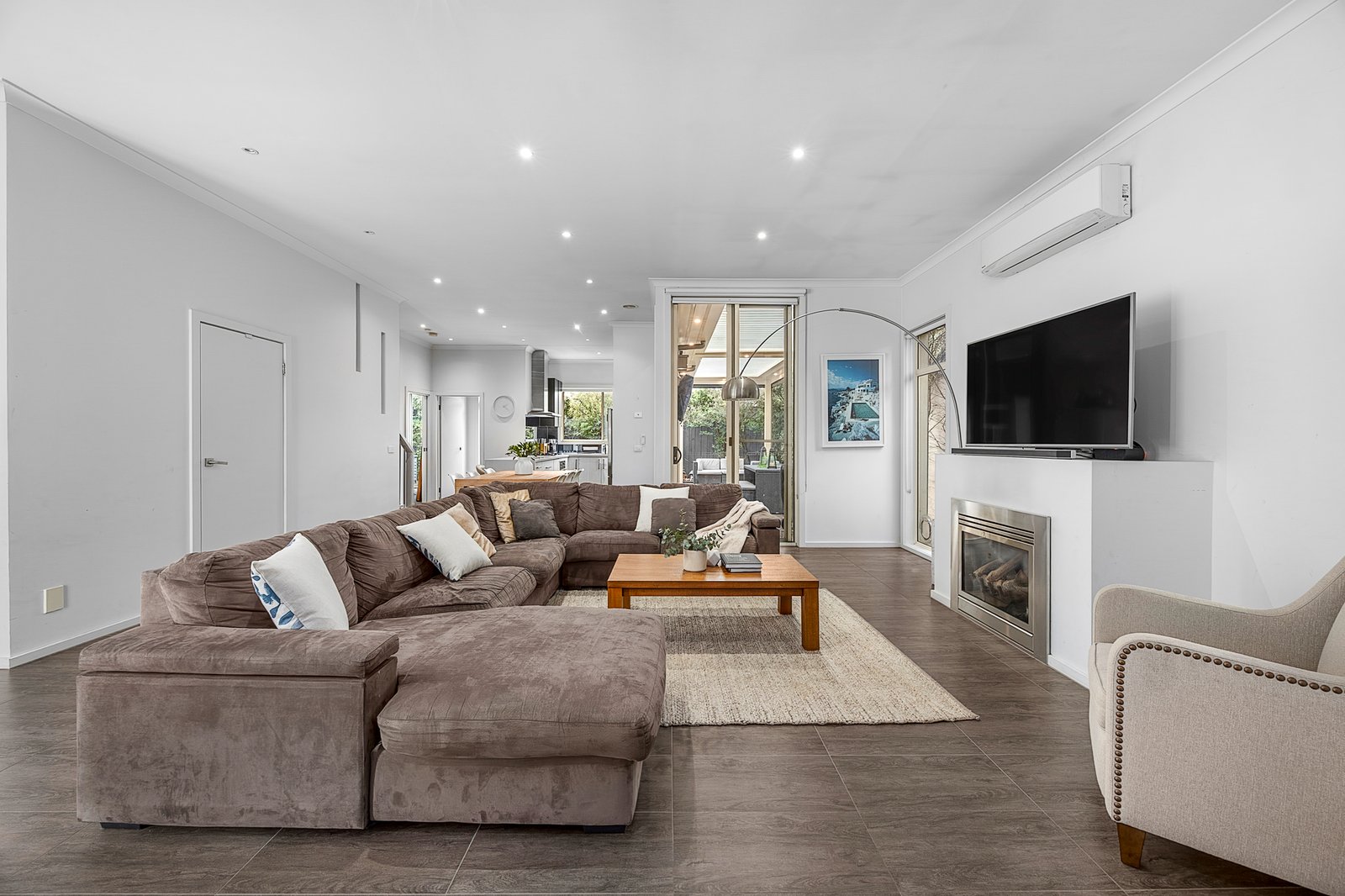 Gallery: 1a Cummins Road