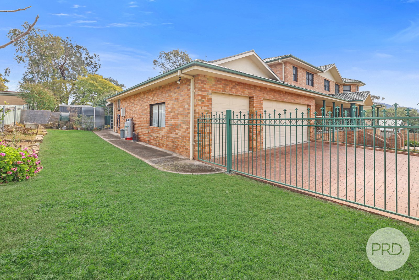 1a Darrell Road TAMWORTH 3