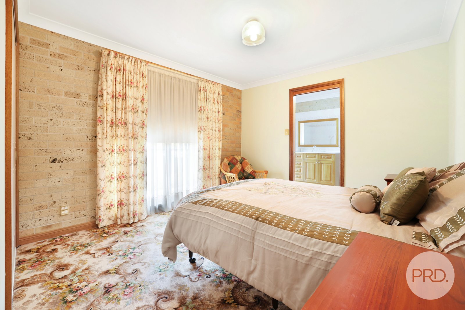 1a Darrell Road TAMWORTH 18