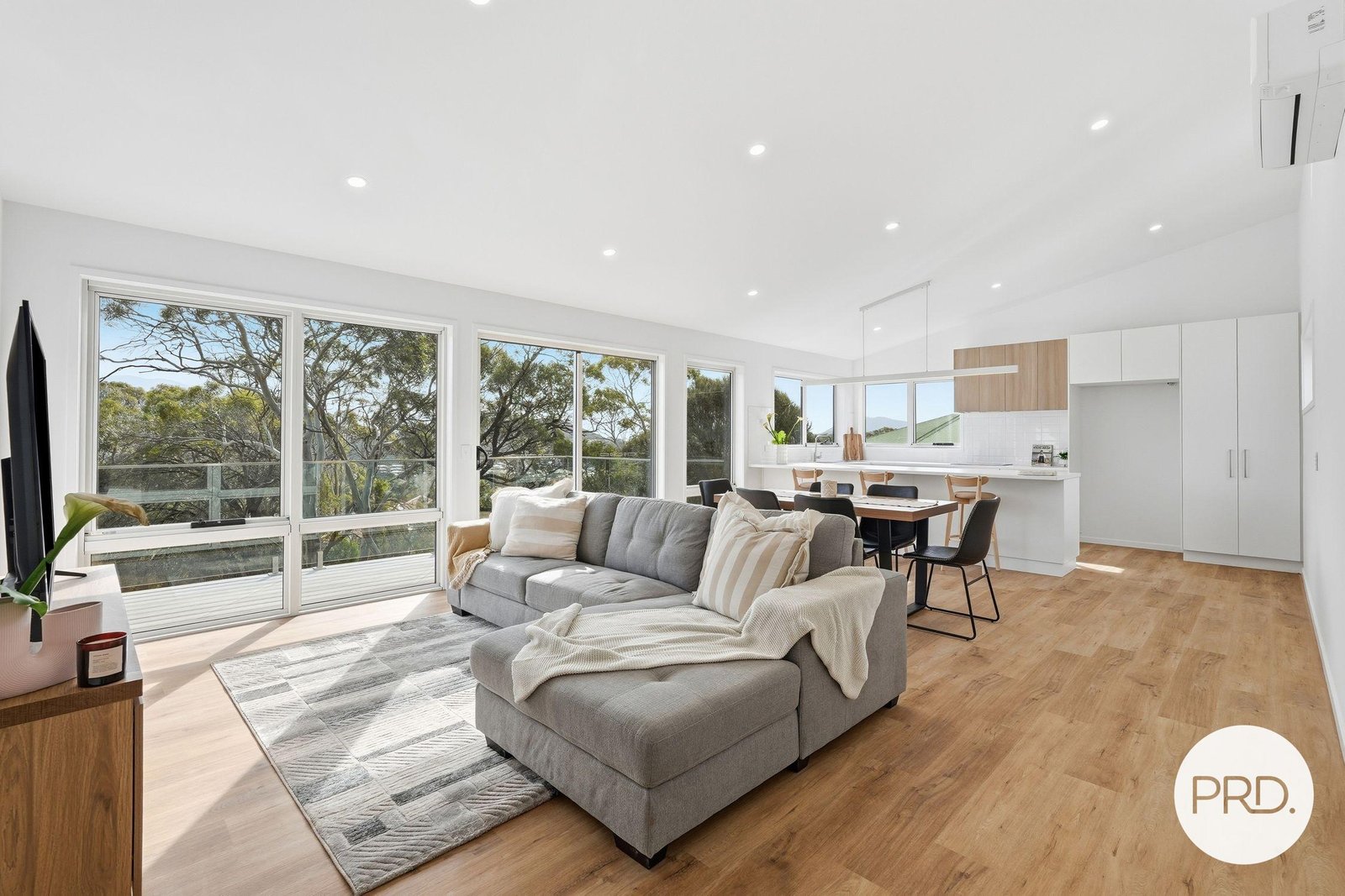 1A Dawson Court MORNINGTON 7