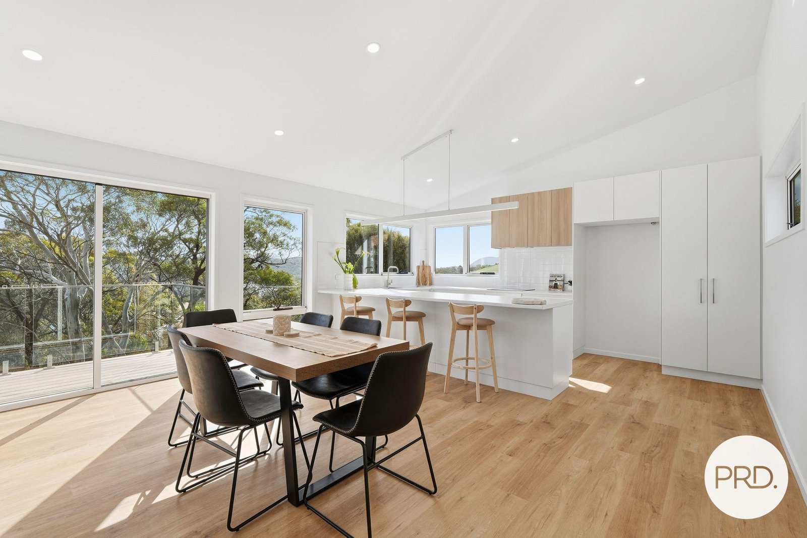 1A Dawson Court MORNINGTON 8